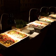 Imposante Ausleuchtung des Buffets