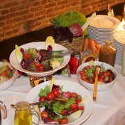 Salatbuffet bei einer Party