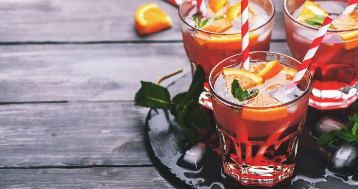 Kreative Cocktails passend zur Jahreszeit. Mit und ohne Alkohol.
